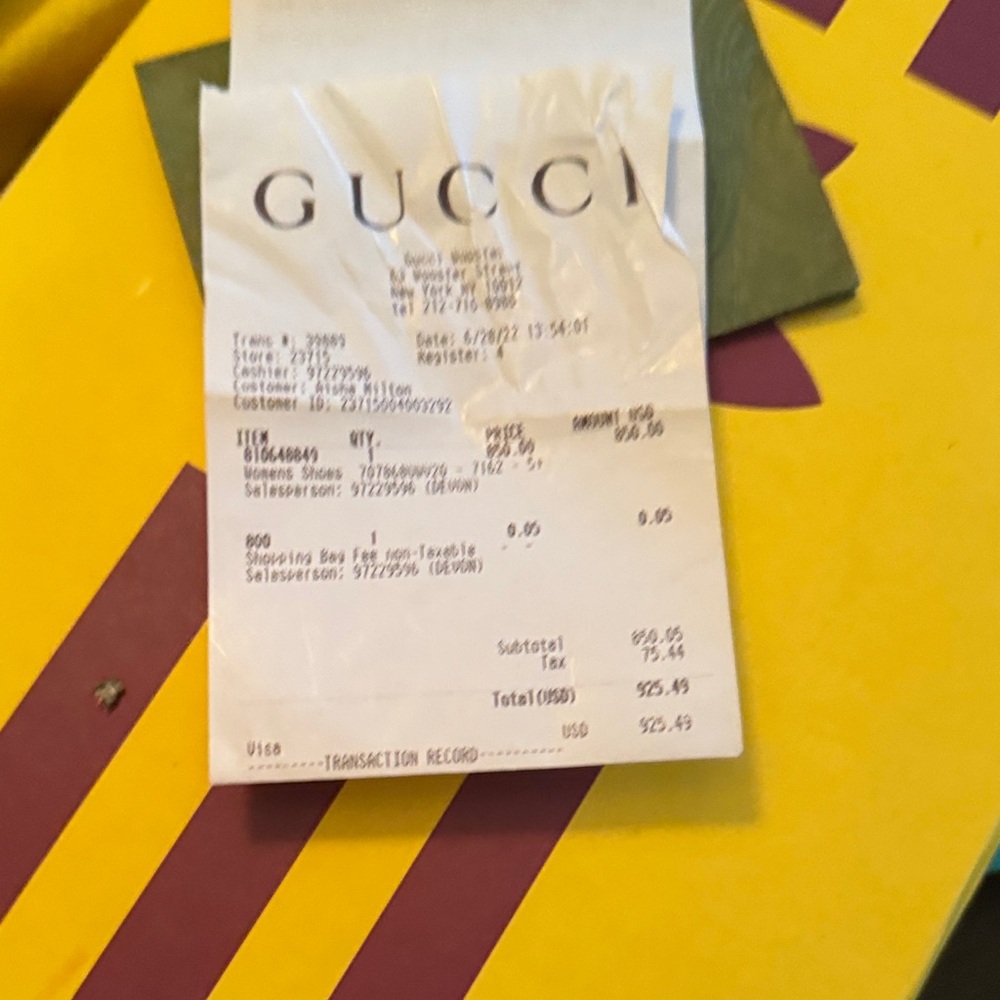Gucci Tan Sneakers with White Accents - Picture 6 of 6